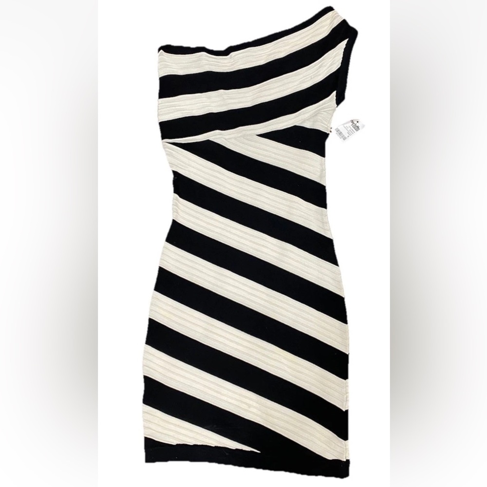🆕 Charlotte Russe Bodycon Dress Size Small One Shoulder Black & White Striped